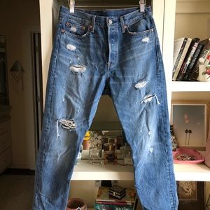 LEVI’S “Wedgie” Fit Jeans